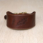Buckle Collar Paired Oak Leaves