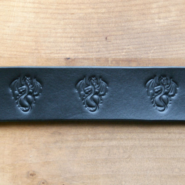 leather-buckle-collar-dragons-on-black-2-inch_3