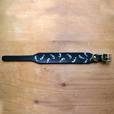 leather-buckle-collar-iridescent-seahorses-1-5-inch_2