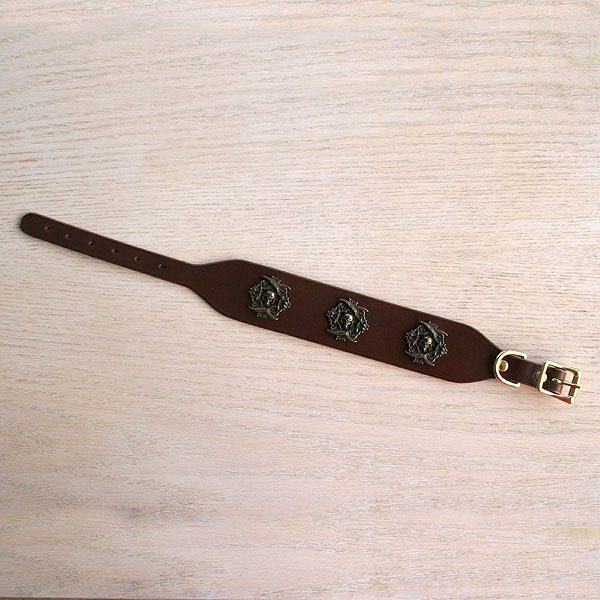 leather-buckle-collar-pirate-conchos-2-inch_2