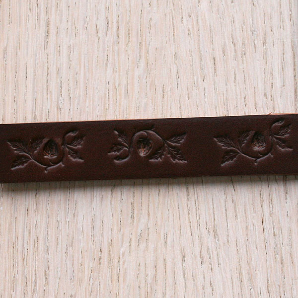 leather-straight-collar-strawberries-3-4-inch-wide_1