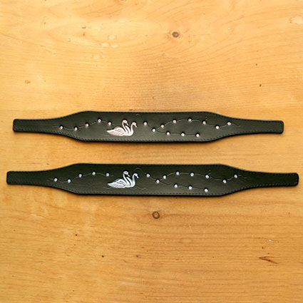 leather-martingale-collar-painted-swans-colours-1-75-inch_2