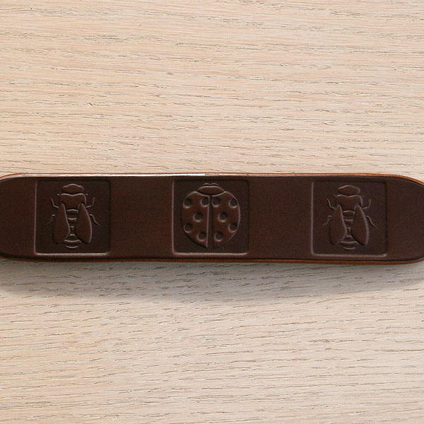 leather-buckle-collar-boxed-bugs-1-5-inch_3