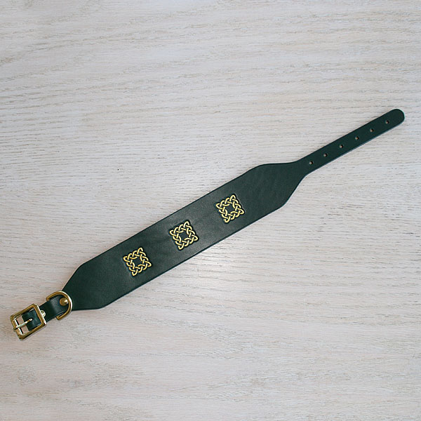 leather-buckle-collar-celtic-squares-green-gold-2-inch_2