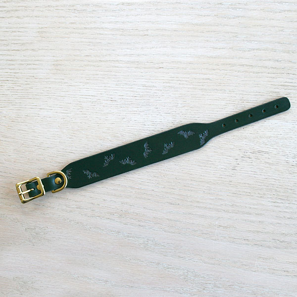 leather-buckle-collar-charcoal-bats-1-5-inch-wide_2