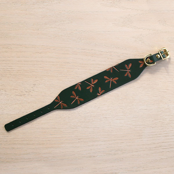 leather-buckle-collar-iridescent-dragonfly-2-inch-wide-green_2