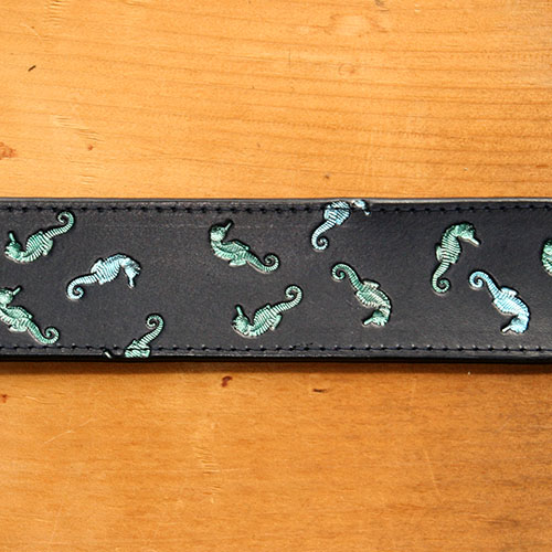 leather-buckle-collar-random-seahorses-blue-2-inch_3
