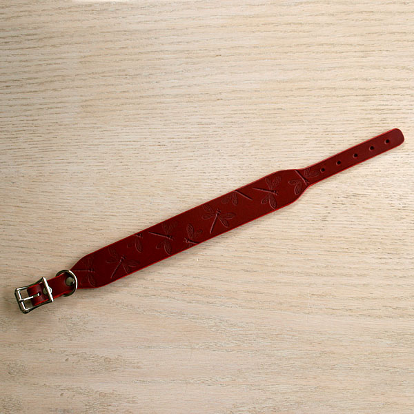 leather-buckle-collar-unpainted-dragonflies-red-1-5-inch-wide_2