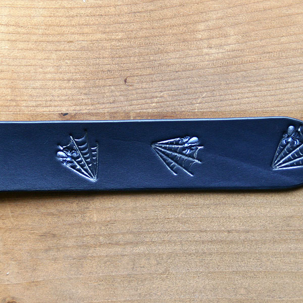 leather-buckle-collar-webs-and-spiders-on-blue-1.5-inch_3