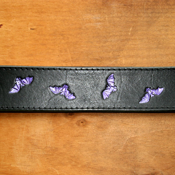 leather-lurcher-buckle-collar-purple-bats-1-5-inch_3
