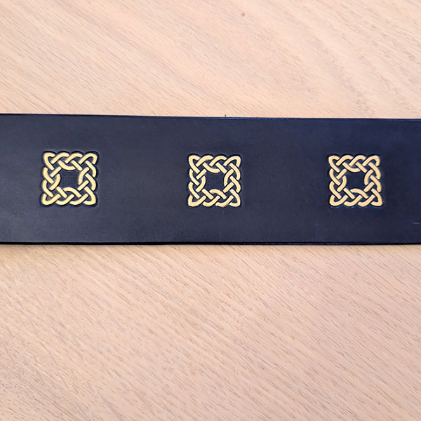 leather-sighthound-collar-gold-celtic-squares-XL_3