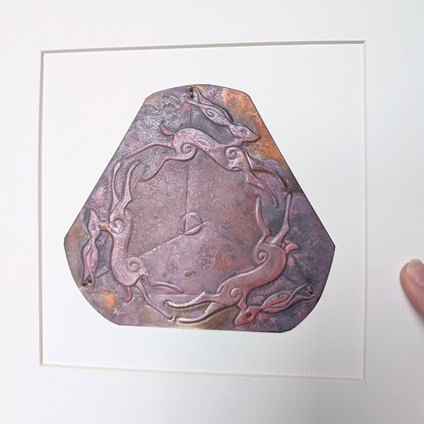 no4-copper-art-triple-hares-trinity-purple_3
