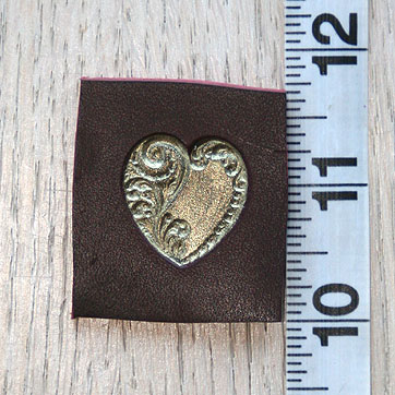 heart_swirly_gold