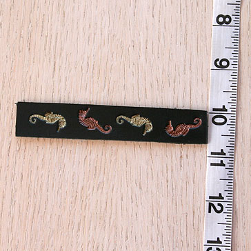 narrow_painted_seahorses