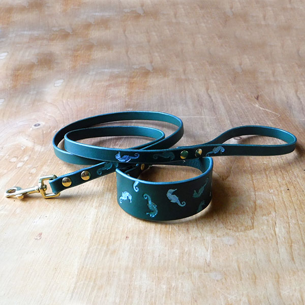 0.5 Inch Floating Seahorses