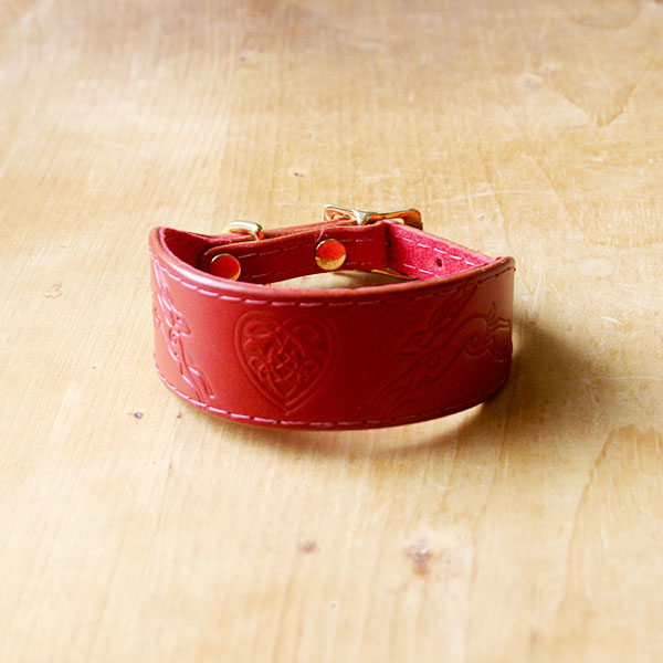Hares and Hearts Leather Buckle Collar (small)